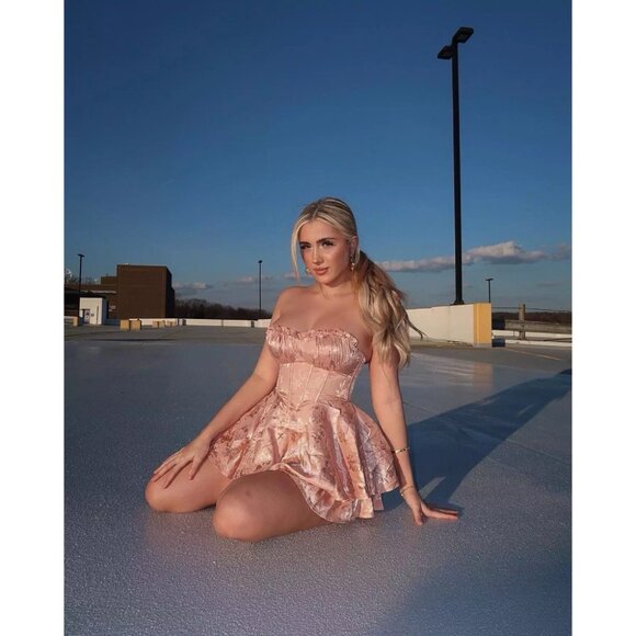 NWT Selfie Leslie Paris Muse Gathered Bust Romper - Rosex - Picture 8 of 8